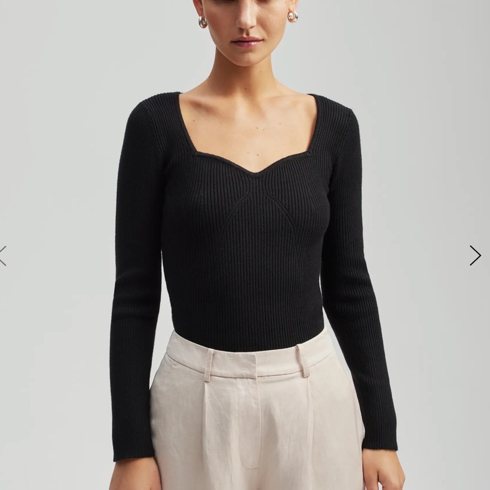 By Malina Tulip Top medium black